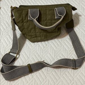 Universal Thread Olive Quilted Bag
